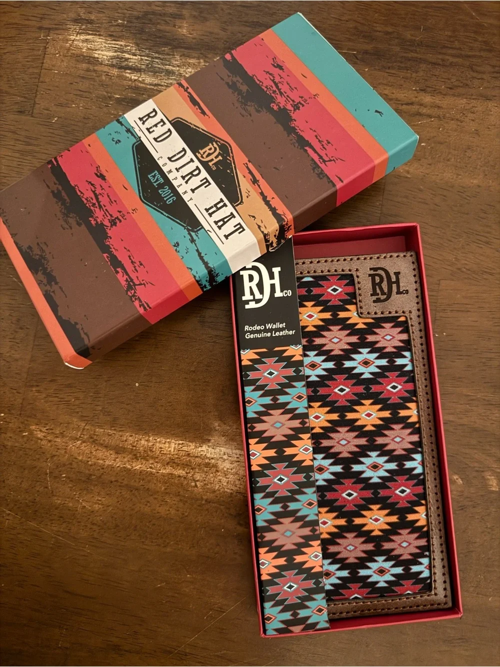 NWT Red Dirt Hat Rodeo Wallet - Multicolor Leather Pattern